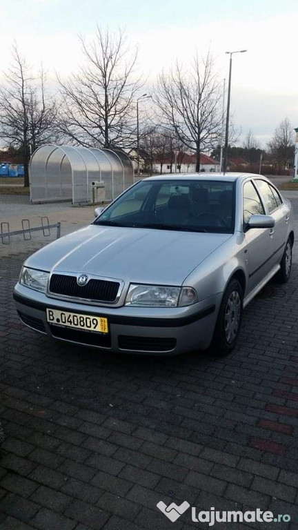 Skoda octavia 1 berlina.