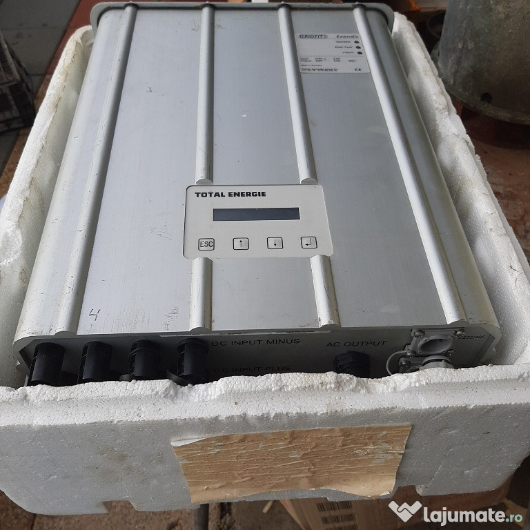 Invertor panouri fotovoltaice on grid î 220v