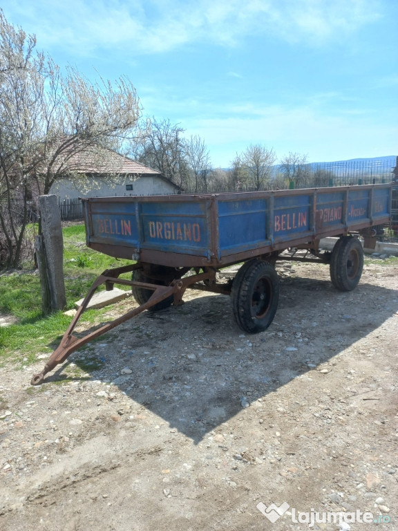 Remorcă tractor