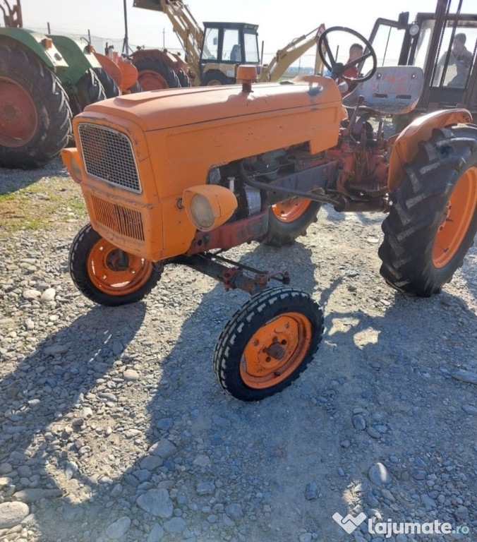 Tractor Fiat 215