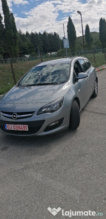 Opel astra j 2014--