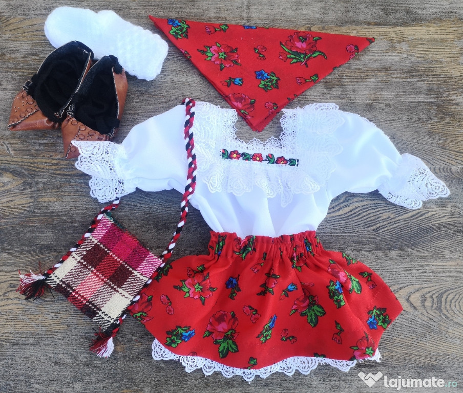 Costum popular botez pentru fete de Maramures complet