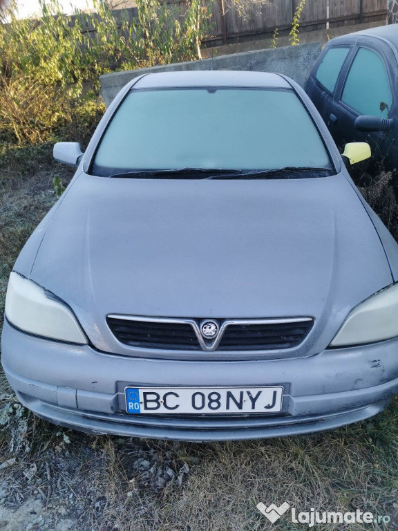 Dezmembrez Opel Astra