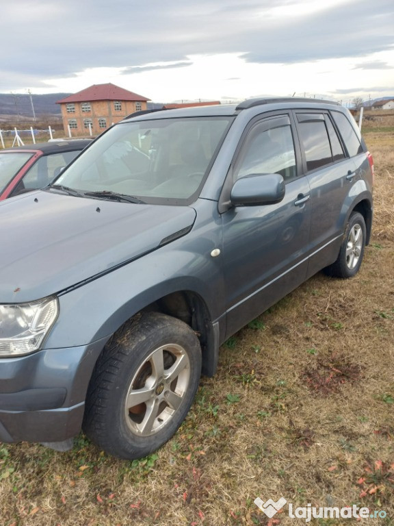 Dezmembrez suzuki grand vitara 2.0 benzina 2006.