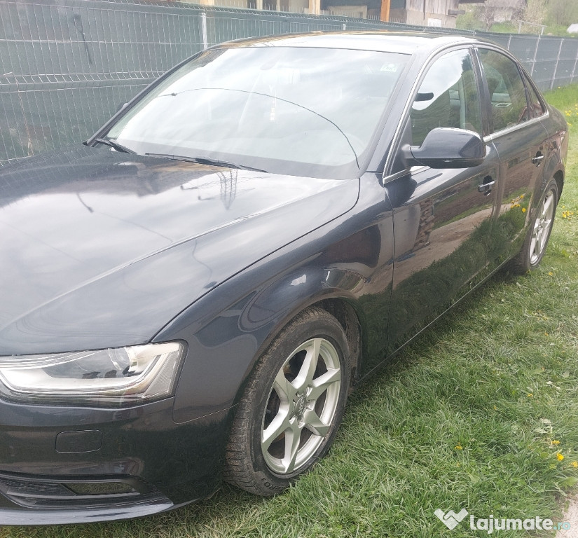 Vând Audi A4 limuzină