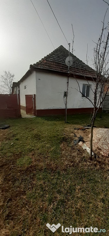 Casă de vânzare