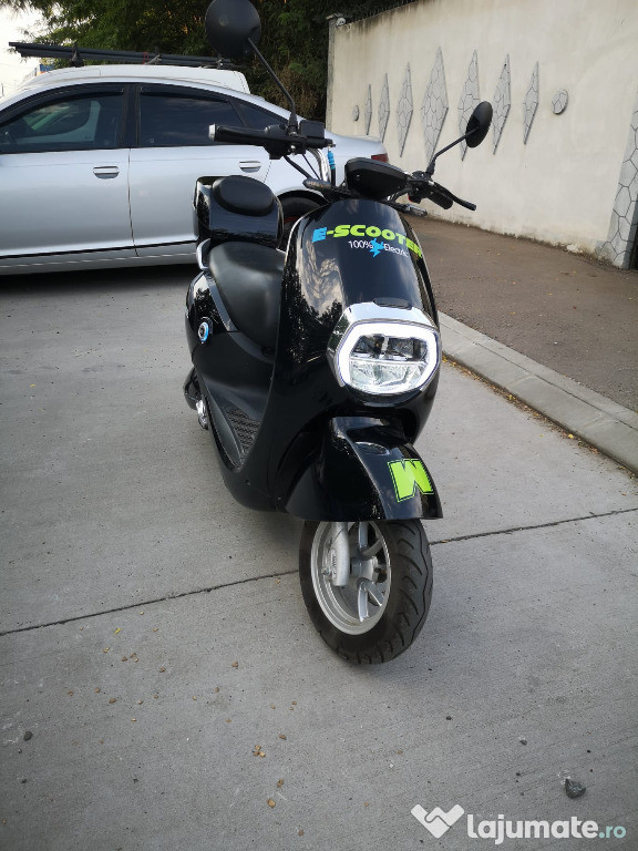 Moped 100% electric