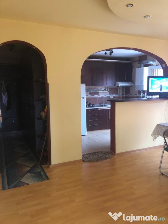 Marasesti-Apartament 3 camere mobilat, pret de 65000Euro