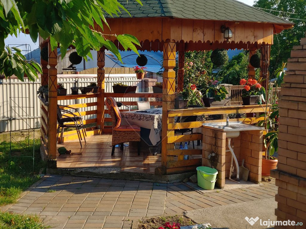 Casă / Vilă cu 4 camere 160mp, Mitocași, Suceava