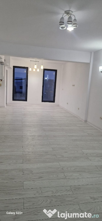 Apartament 3 camere Bloc nou