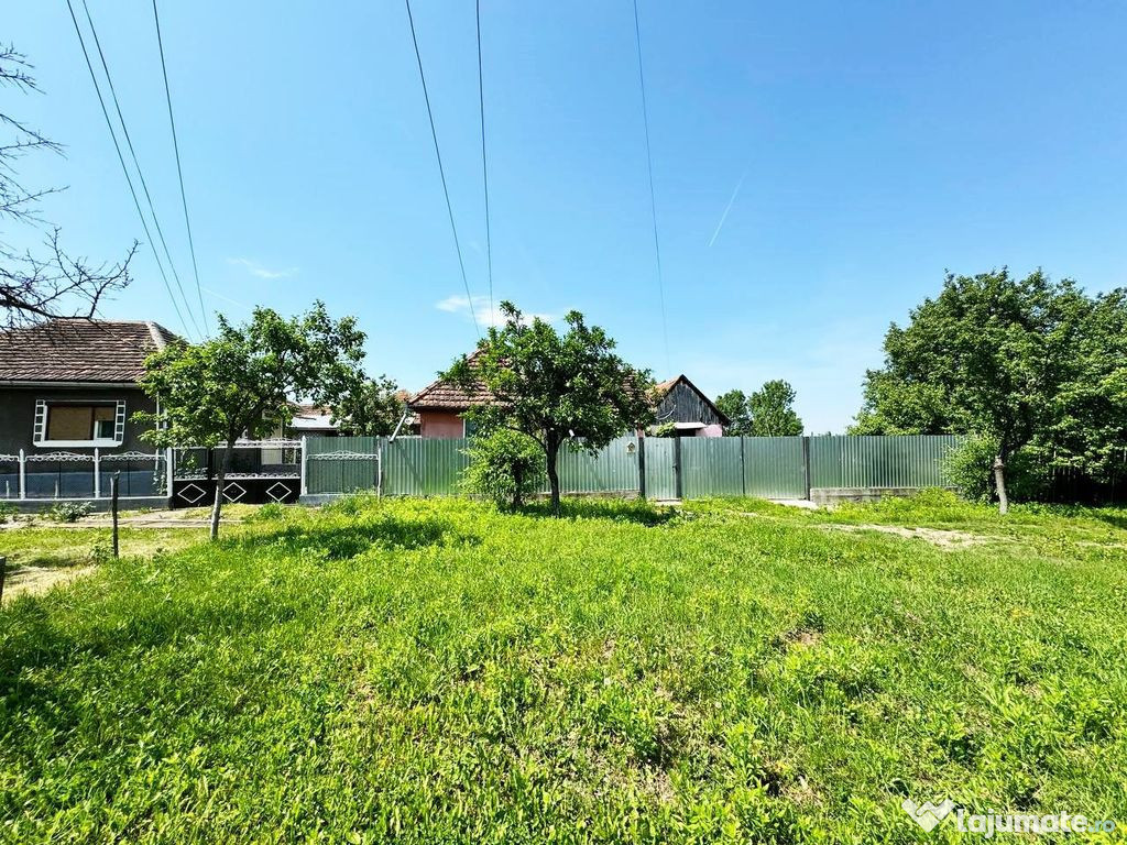 Casă modestă în Arăneag, zona Căsoaia.
