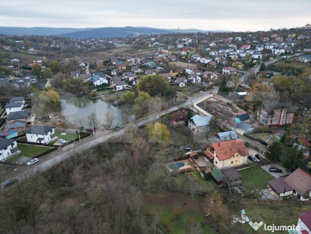 Teren, 1200mp, strada principala Barnova