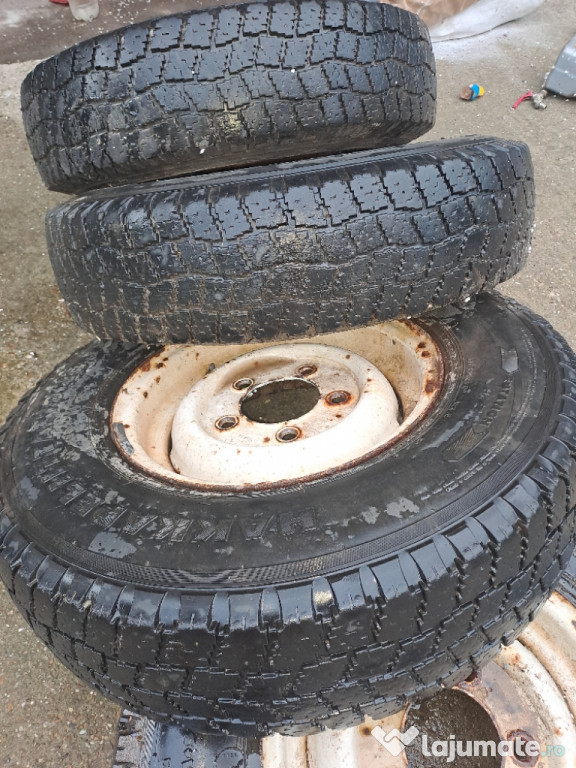 4 buc cu janta 235/85R16