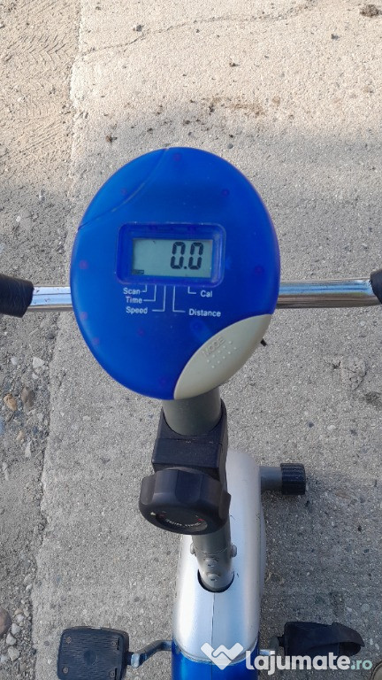 Vând bicicleta magnetica.