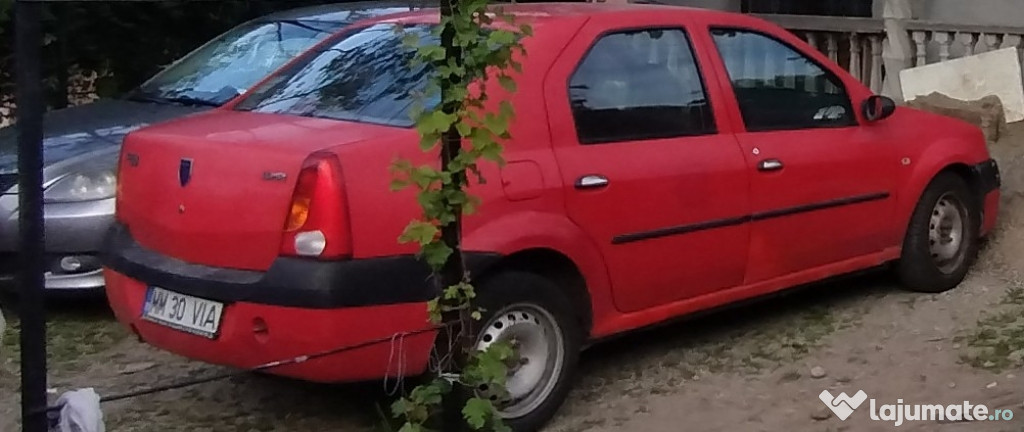 Vând Dacia Logan