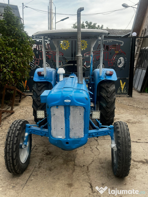 Tractor Ford 45 cp