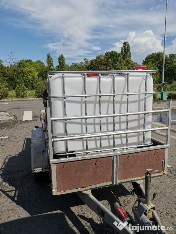 Vând bazin IBC de 1000L. preț este 600.