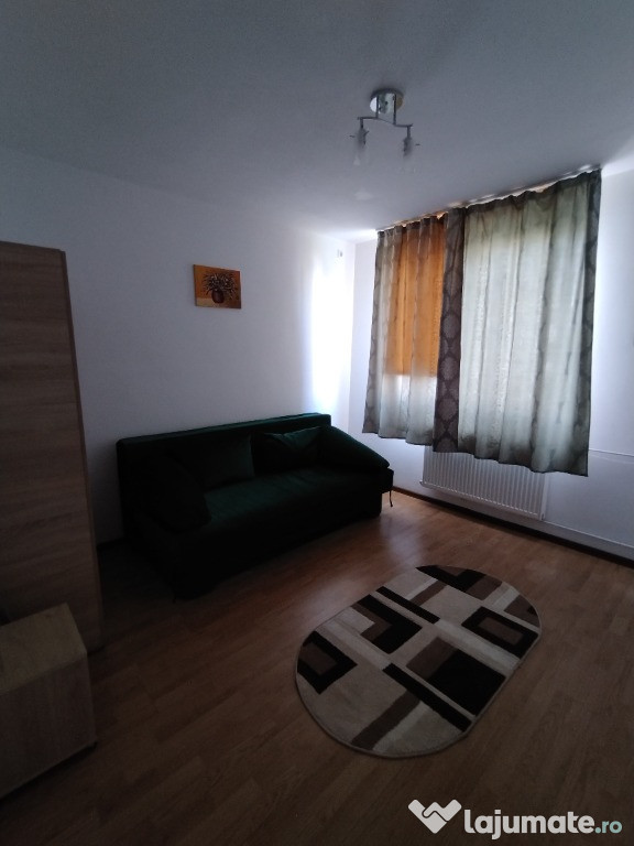 INCHIRIEZ APARTAMENT CU 2 CAMERE IN PLOIESTI