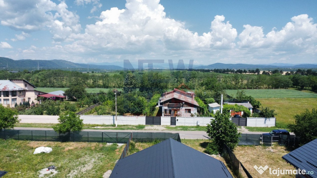 Vila la rosu 130mp cu teren de 2400mp in Floresti, Prahova