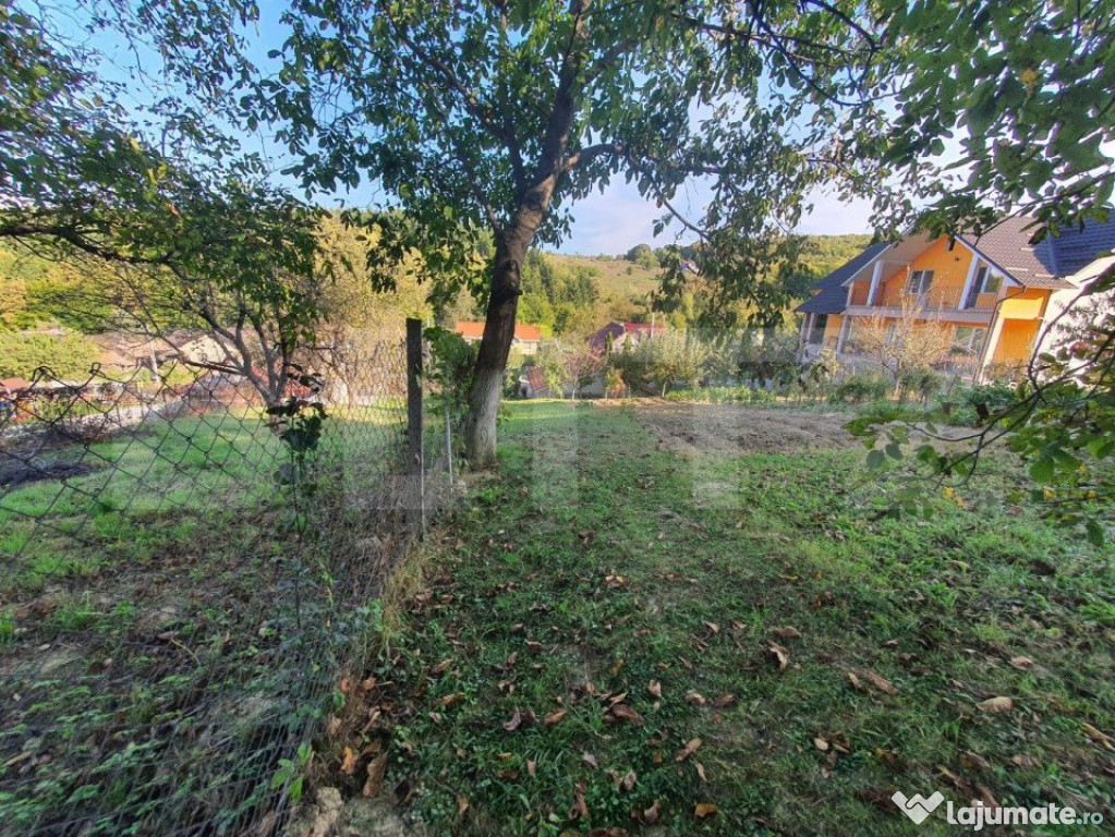 Teren intravilan, podul Jelnei foarte aproape de oras,11 Ari