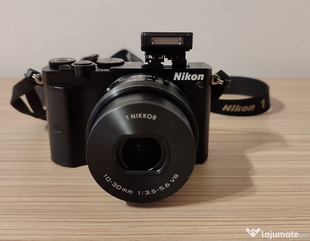 Nikon 1 J5 Kit 10-30mm VR PD-Zoom