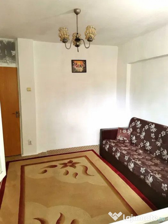 Apartament 3 camere - ETAJ INTERMEDIAR - ZONA LACUL TEI