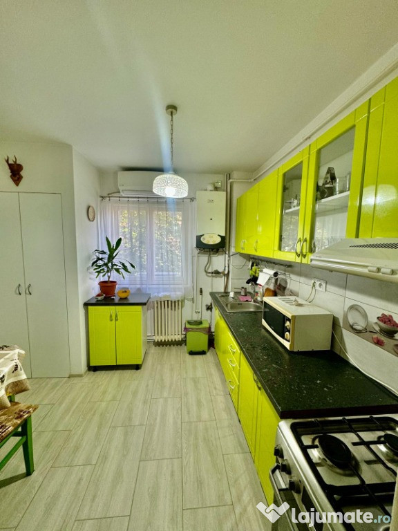 Apartament 3 camere,zona Gojdu