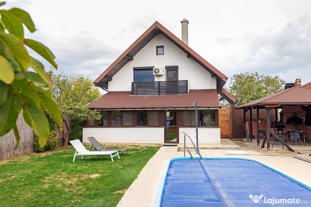 Vilă cu 5 dormitoare, 4 băi, 2 248mp teren, piscină. P...