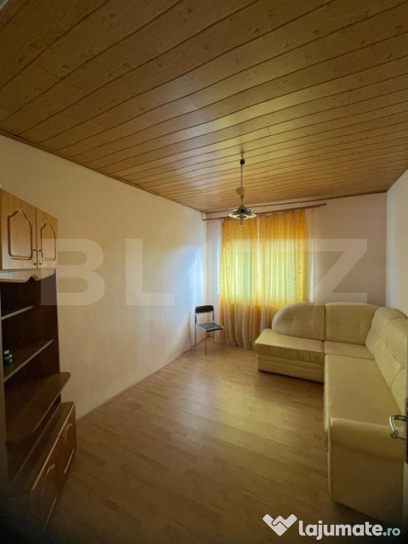 Apartament cu 3 camere de vanzare 85 mp ,loc de parcare