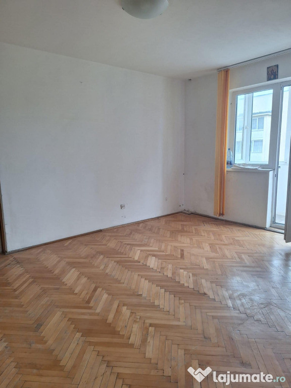 Apartament 3 camere zona ASTRA