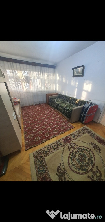 Apartament situat în Vest, 2 camere, etaj 5/10