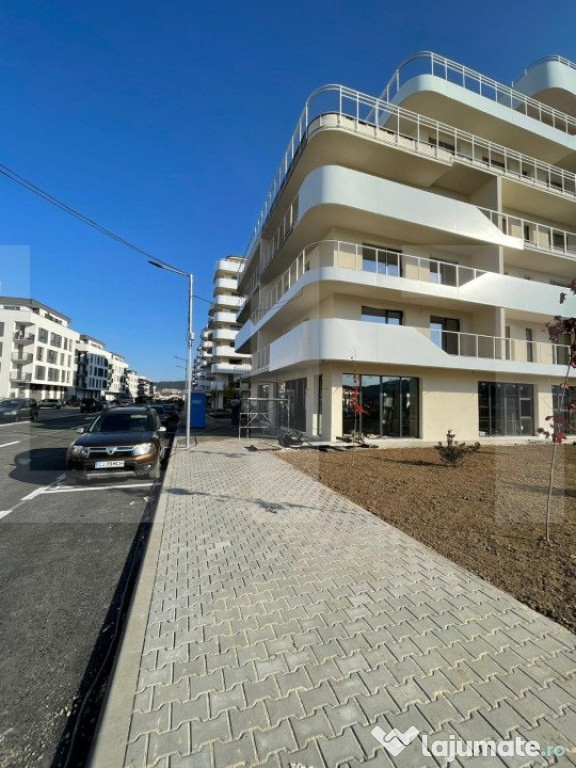 Apartament de 3 camere, Finisat, 55 m2, zona Centrala, Flor