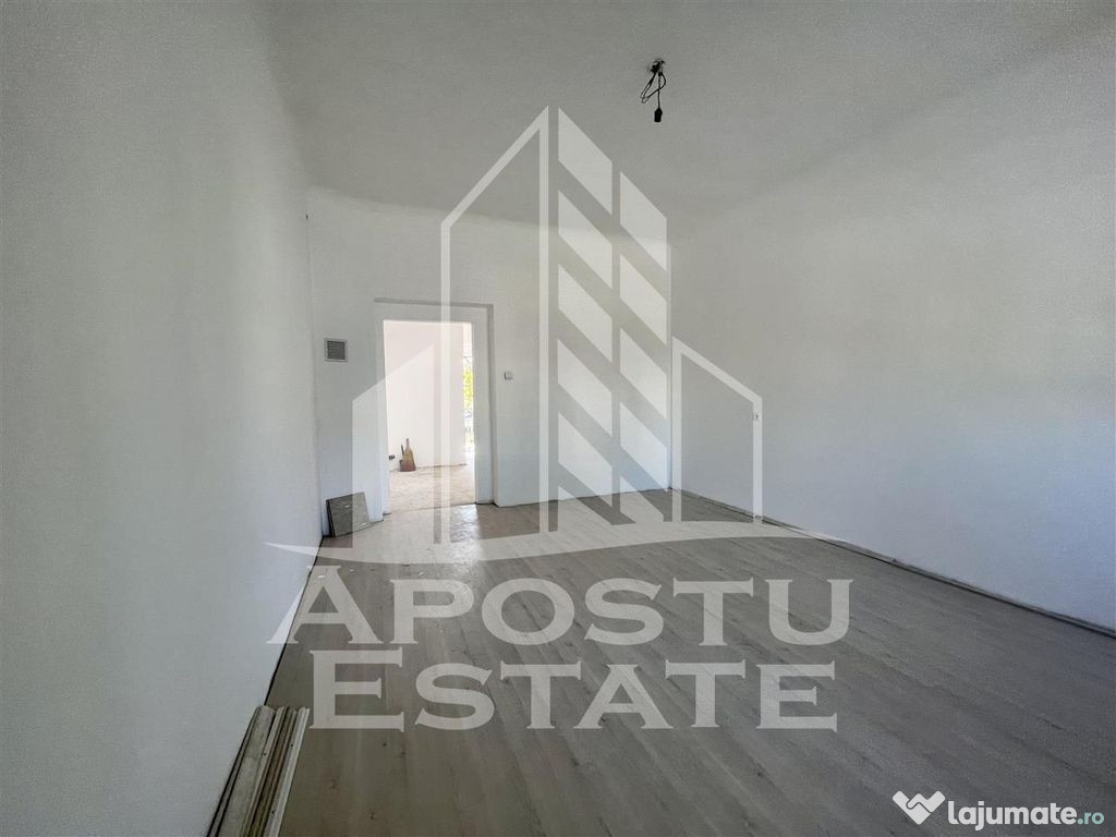 Apartament cu o camera si spatiu comercial zona Simion Ba...