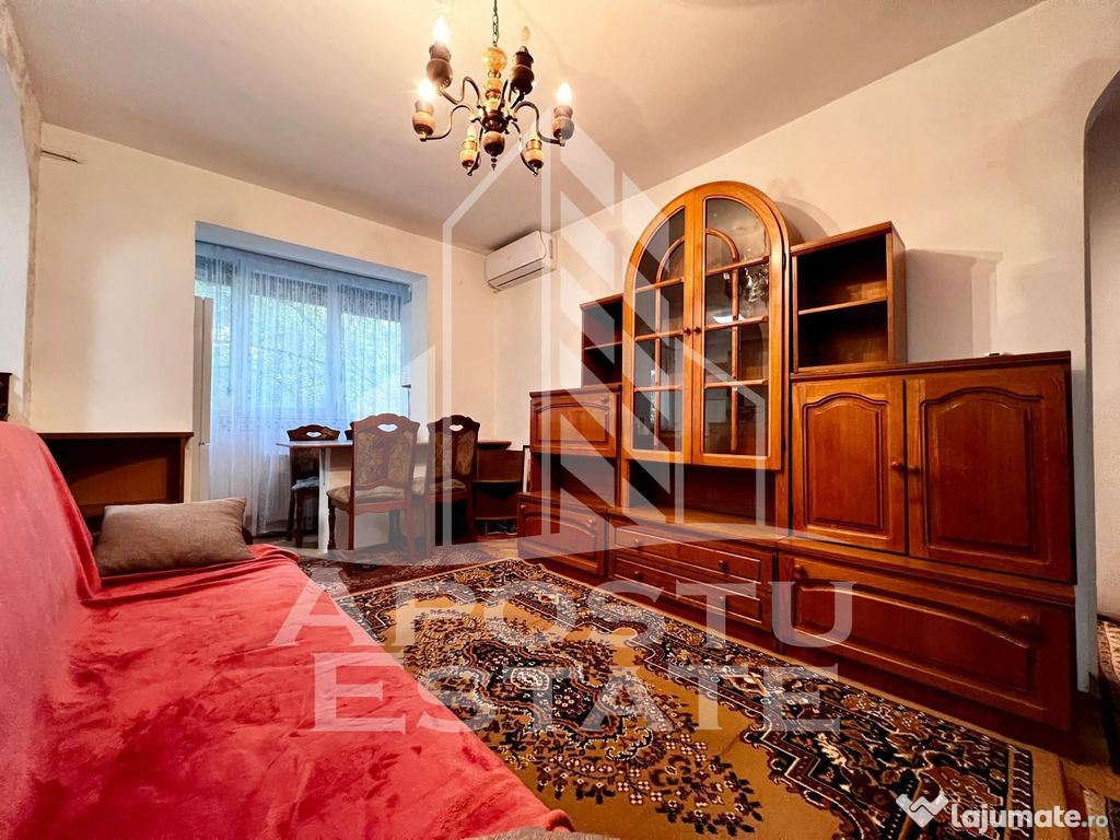 Apartament cu 3 camere, centrala proprie, cu debara, zona...