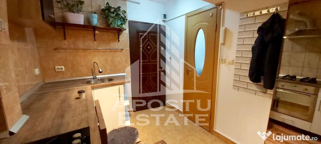 Apartament o camera, centrala proprie, lift, Calea Sagului