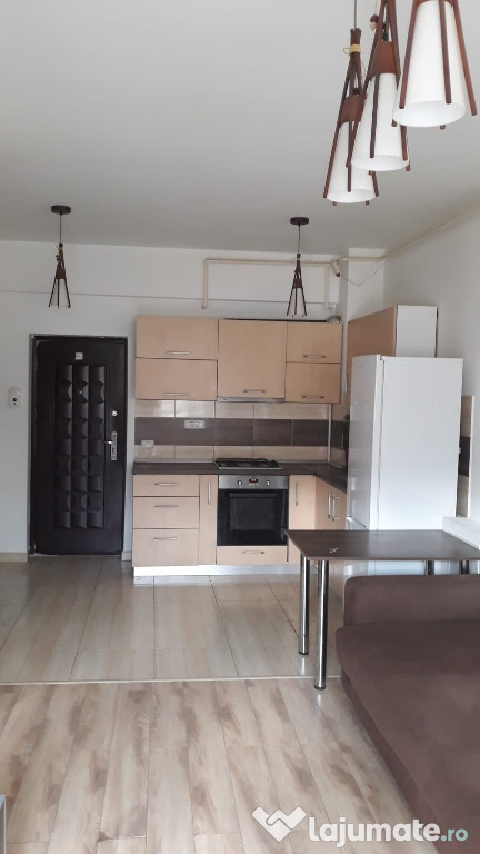 Închiriez apartament 2 camere