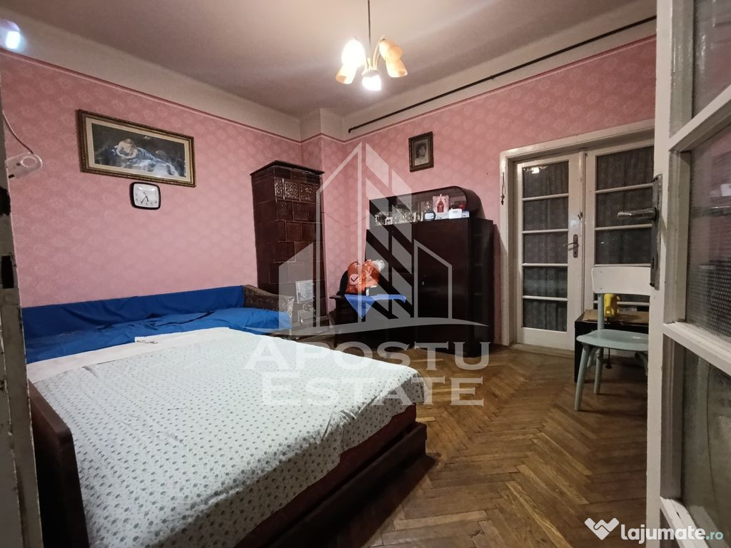 Casa alipita cu teren, necesita renovari, situata in zona...