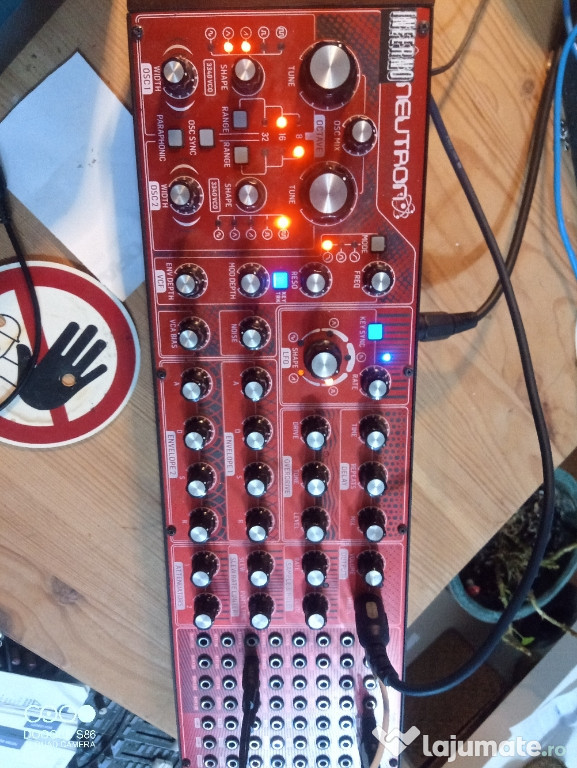 Behringer Neutron+cabluri patch