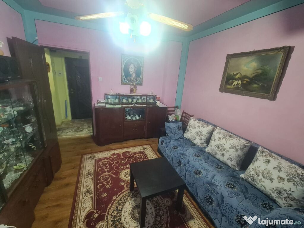 Apartament cu 2 camere de vânzare în Câmpina - Zona