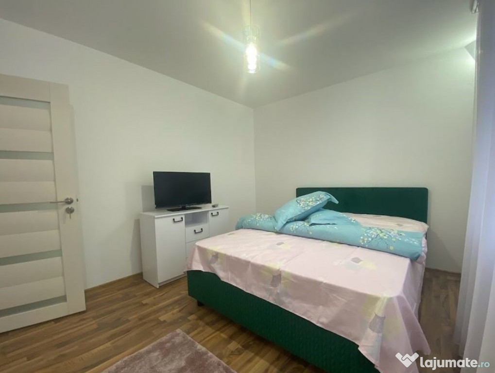 Zona tractorul chirie Apartament 2 camere Coresi Shopping