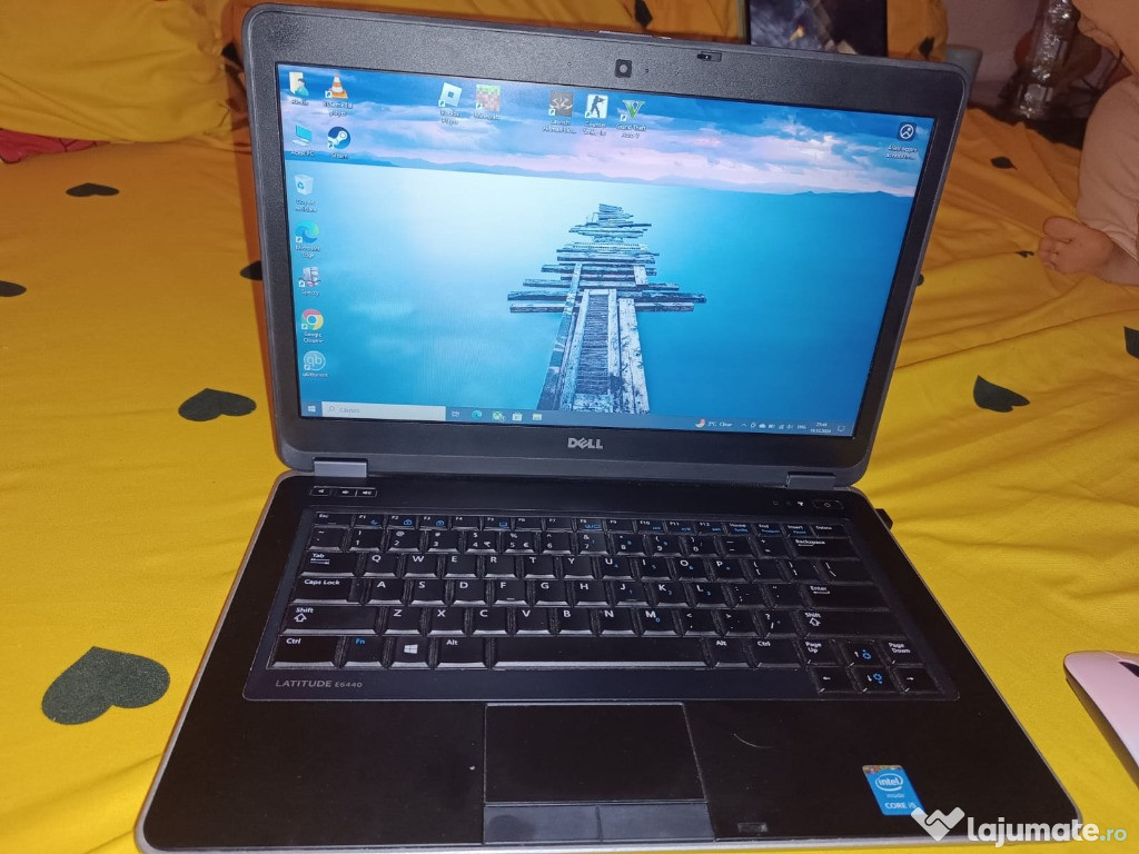 Vând Laptop Dell i5 12 GB RAM SSD