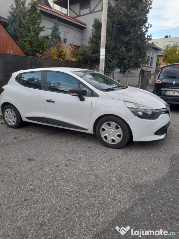 Vând Renault Clio