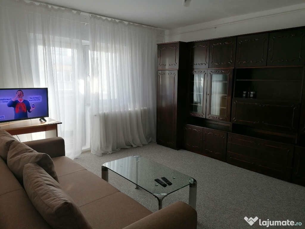 Închiriez apartament cu 2 camere