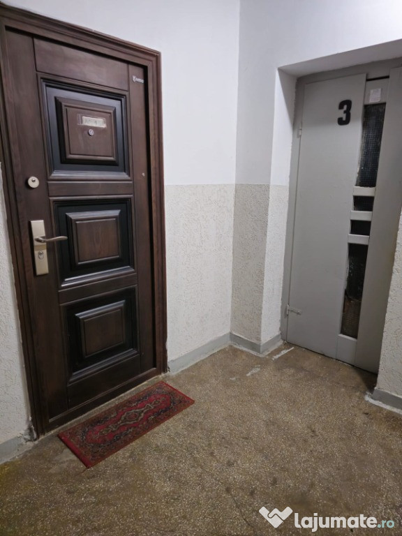 Apartament decomandat 2 camere - Zona Malul Rosu