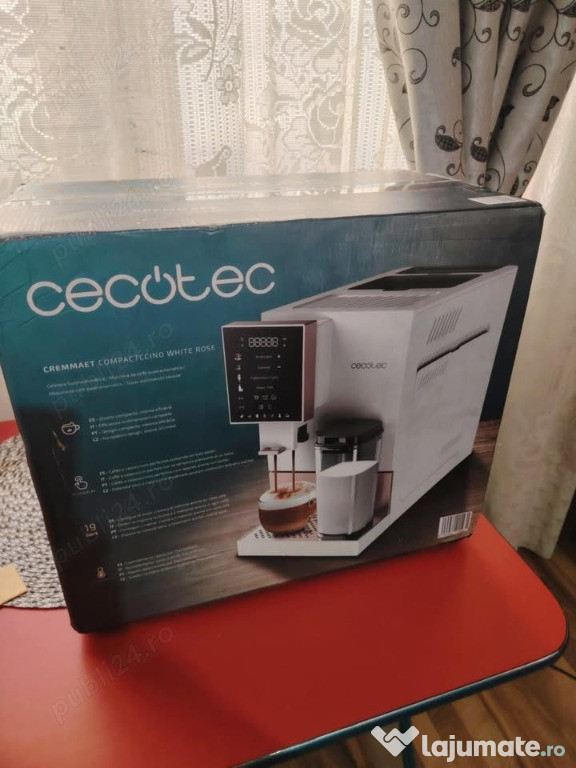 Cecotec Coffee Machine Cremmaet Compactccino White Rose