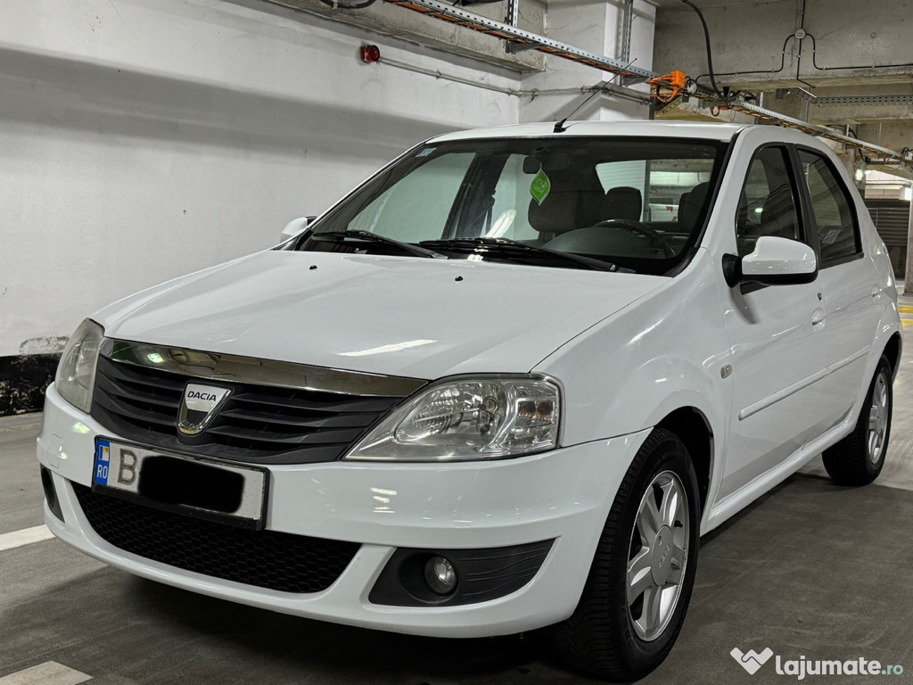 Dacia Logan 1.6 16V 105CP Prestige cumparat de nouă