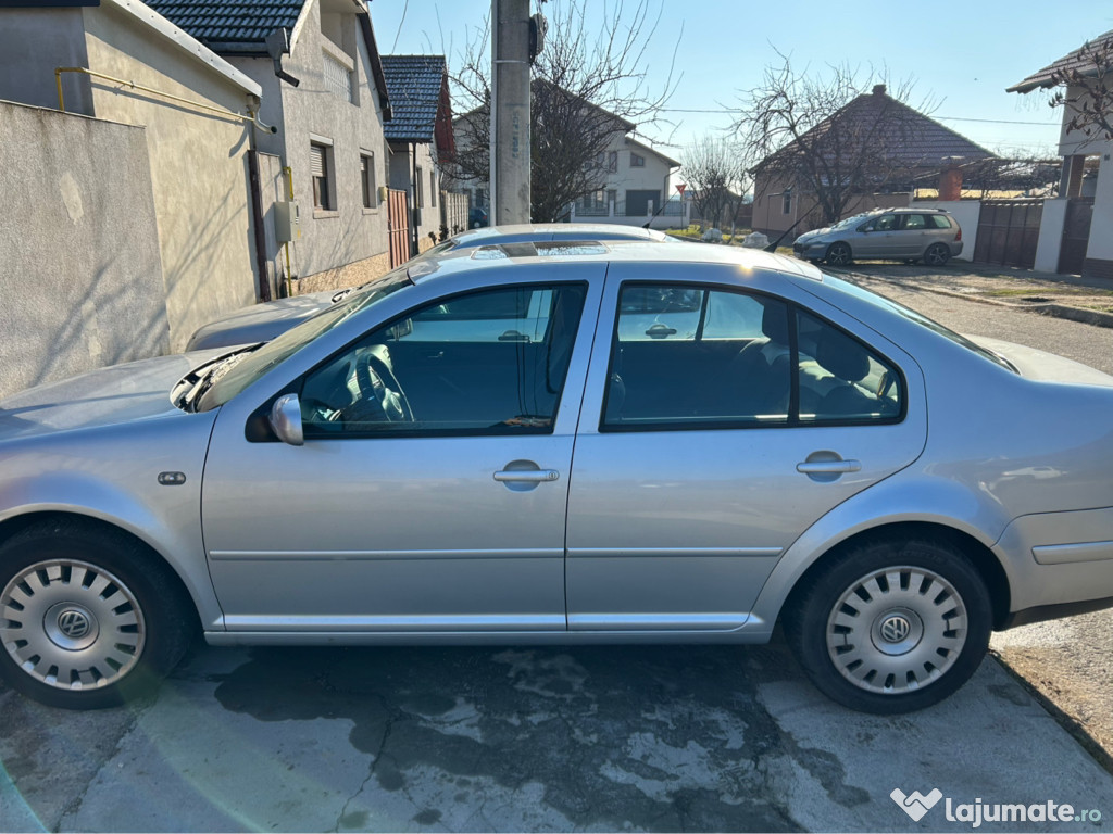 Volskwagen Bora 1.6 Benzina