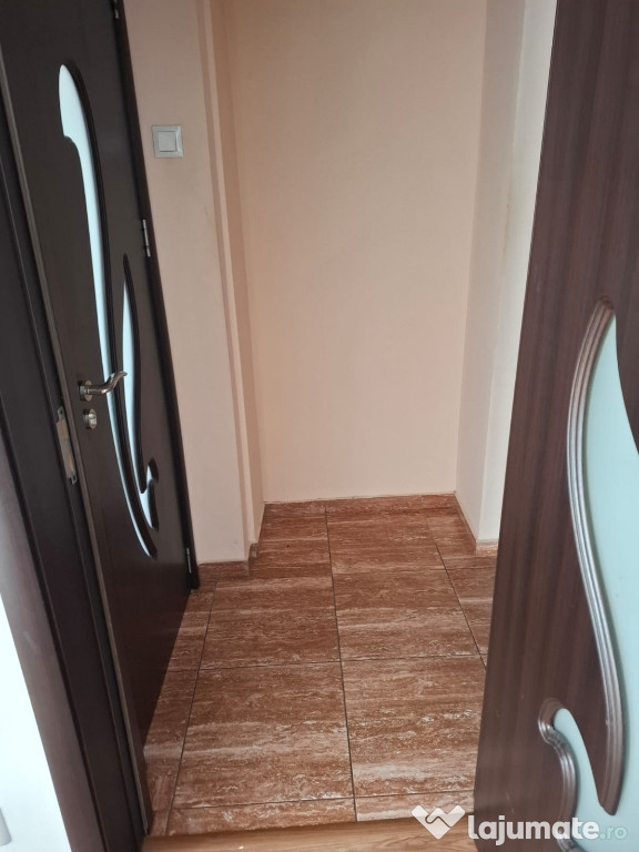 Apartament de vanzare 3 camere - proprietar