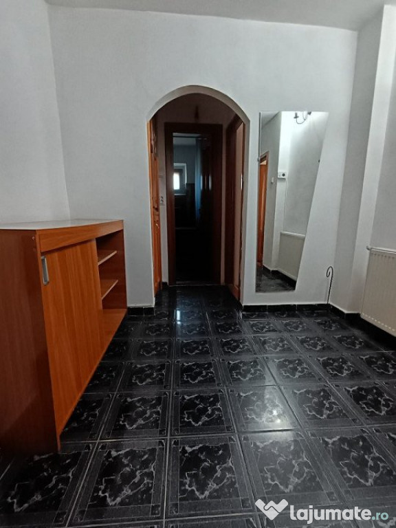 APARTAMENT 2 CAMERE, DECOMANDAT, ETAJ 1, MOBILAT SI UTILAT,