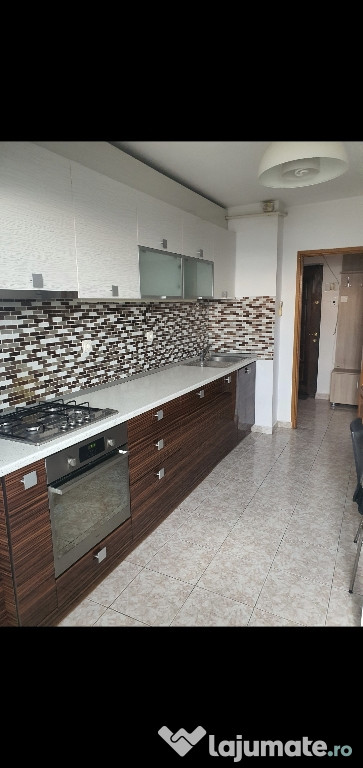 Apartament situat în zona Republicii, 3 camere, 66 mp